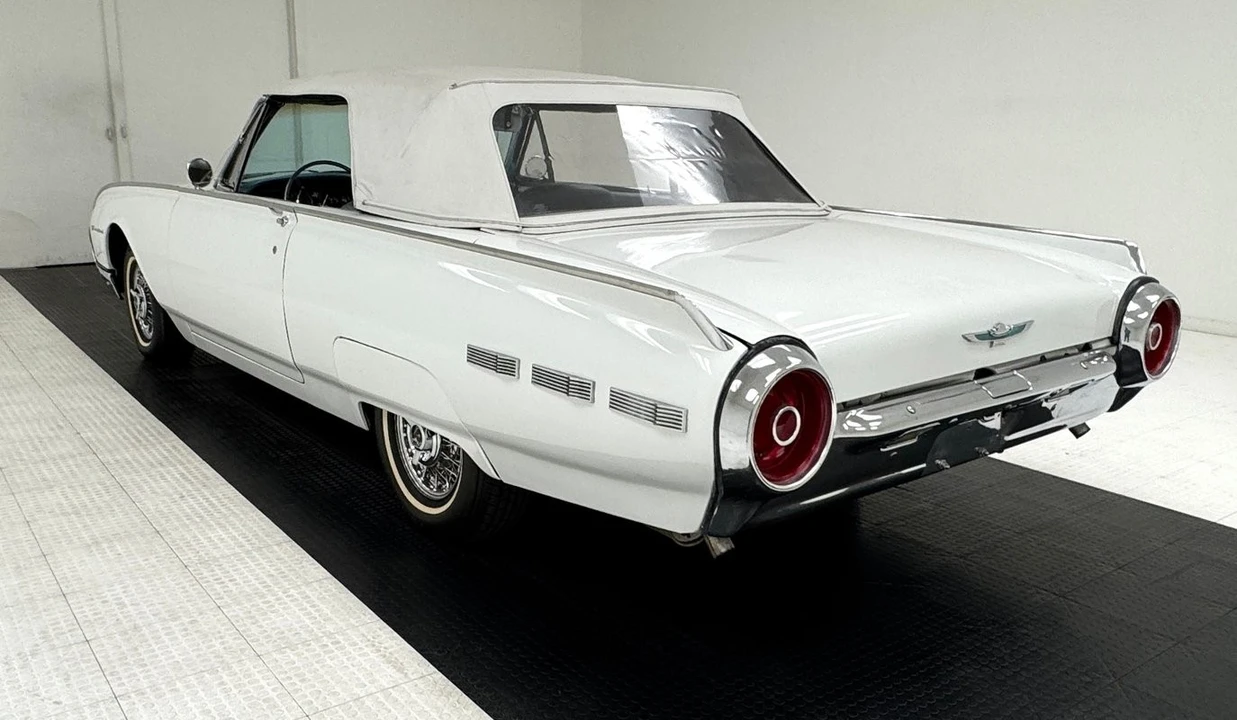 1962 Ford Thunderbird 3rd Gen - Image 5 of 31