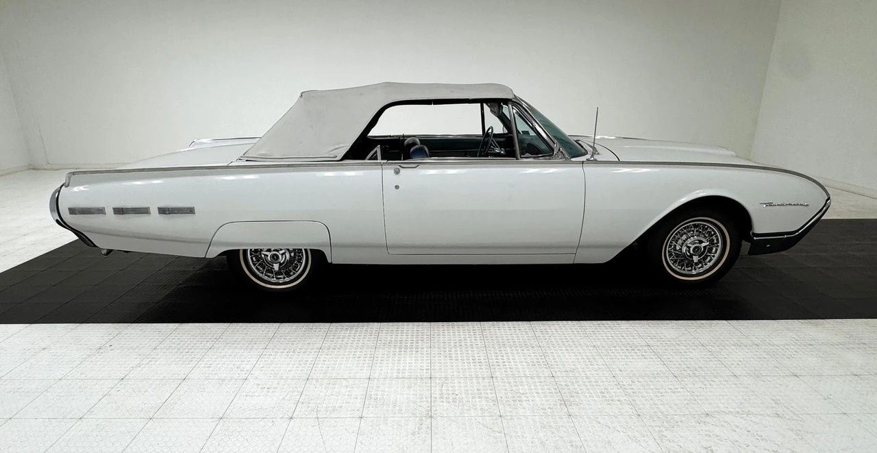 1962 Ford Thunderbird 3rd Gen - Image 11 of 31