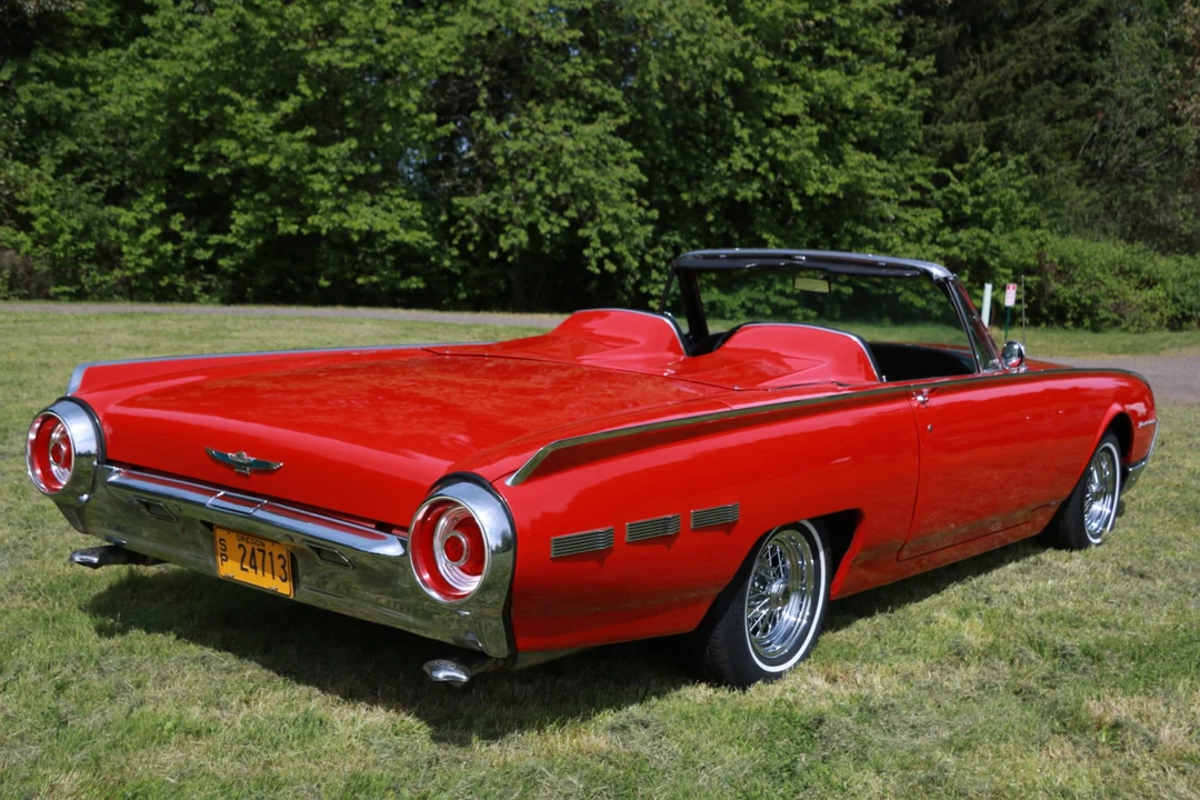 1962 Ford Thunderbird 3rd Gen - Image 11 of 31