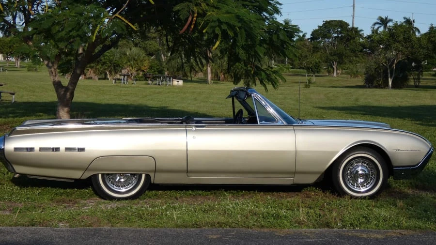 1962 Ford Thunderbird 3rd Gen - Image 2 of 10