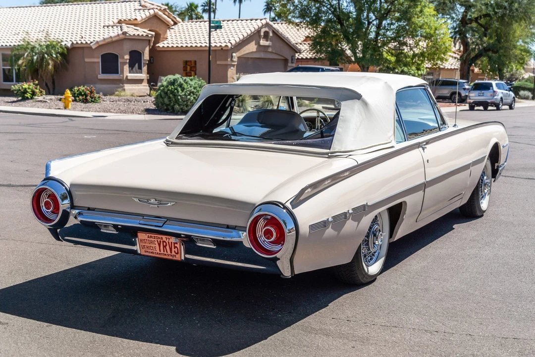 1962 Ford Thunderbird 3rd Gen - Image 14 of 31