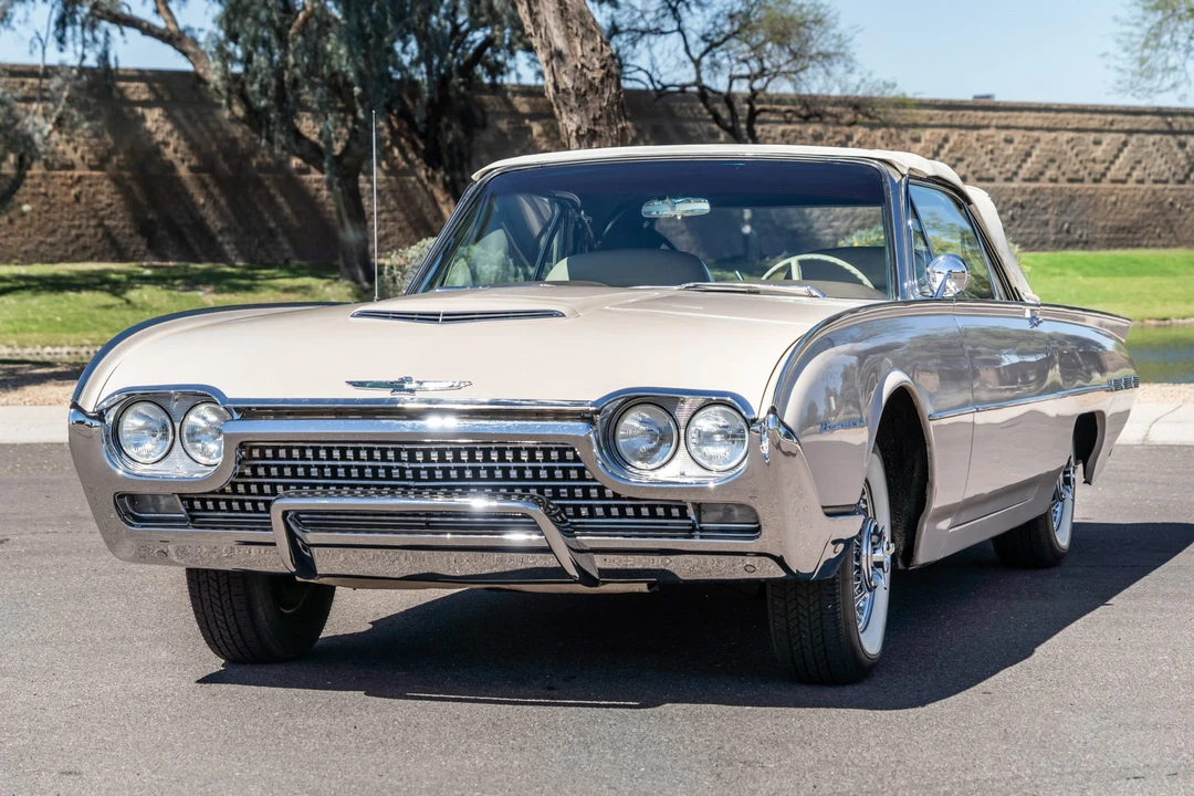 1962 Ford Thunderbird 3rd Gen - Image 9 of 31