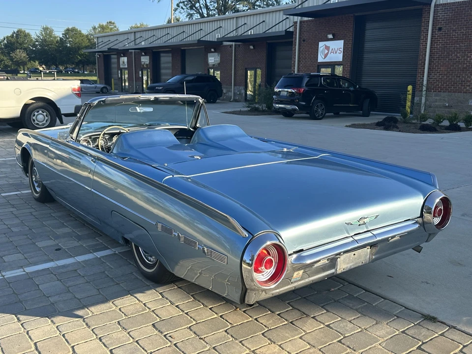 1962 Ford Thunderbird 3rd Gen - Image 13 of 31