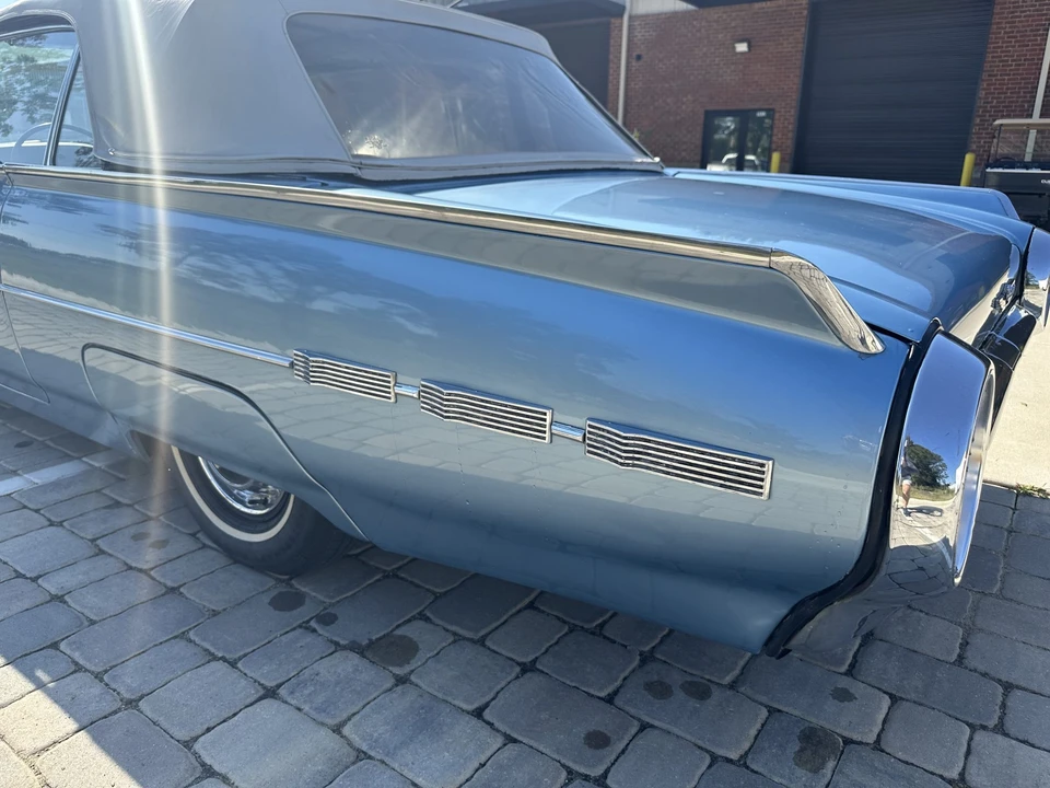 1962 Ford Thunderbird 3rd Gen - Image 21 of 31