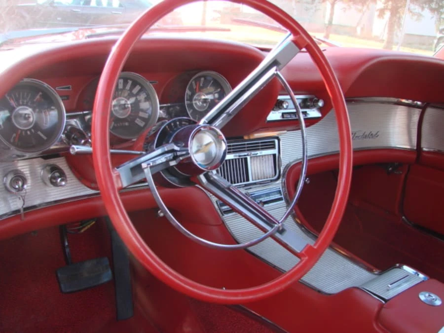 1962 Ford Thunderbird 3rd Gen - Image 2 of 8