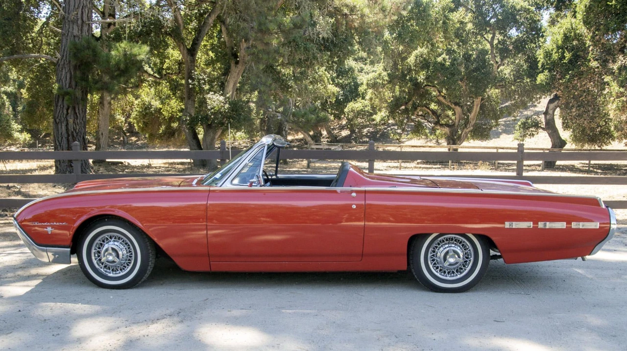 1962 Ford Thunderbird 3rd Gen - Image 13 of 31