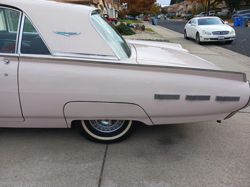 1962 Ford Thunderbird 3rd Gen - Image 27 of 31