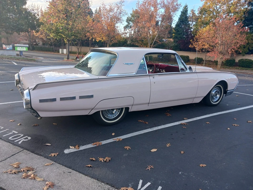 1962 Ford Thunderbird 3rd Gen - Image 11 of 31