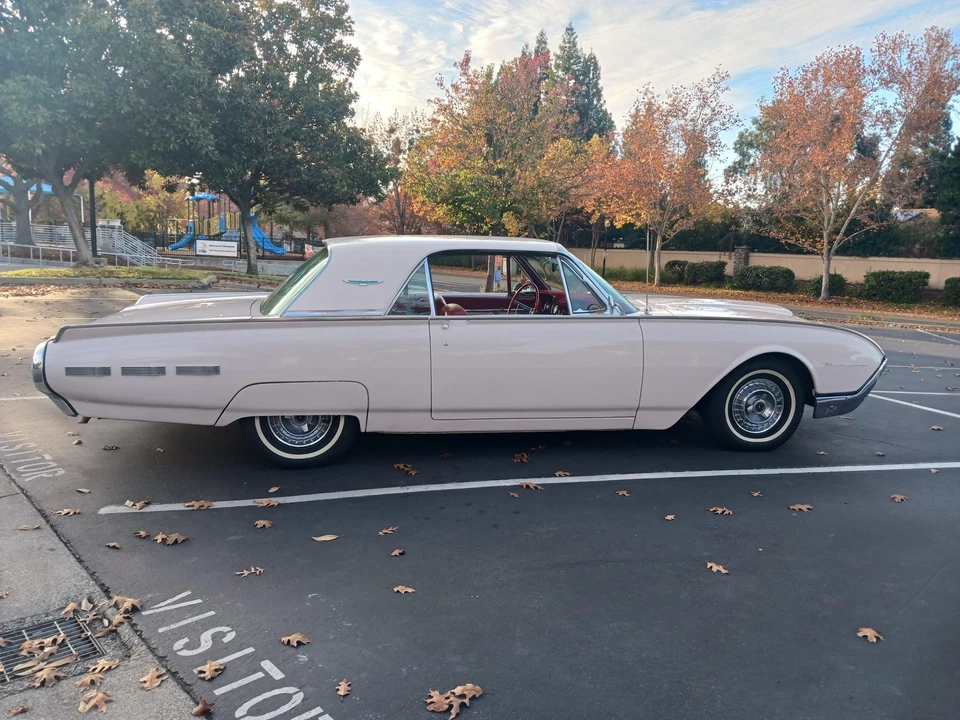 1962 Ford Thunderbird 3rd Gen - Image 12 of 31