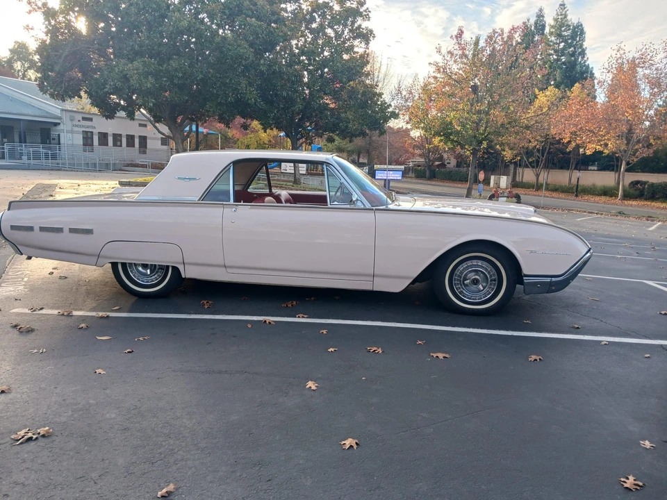 1962 Ford Thunderbird 3rd Gen - Image 13 of 31
