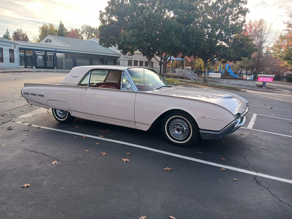 1962 Ford Thunderbird 3rd Gen - Image 14 of 31