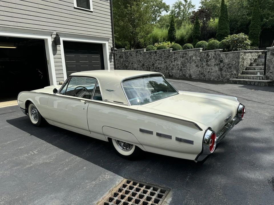 1962 Ford Thunderbird 3rd Gen - Image 5 of 31