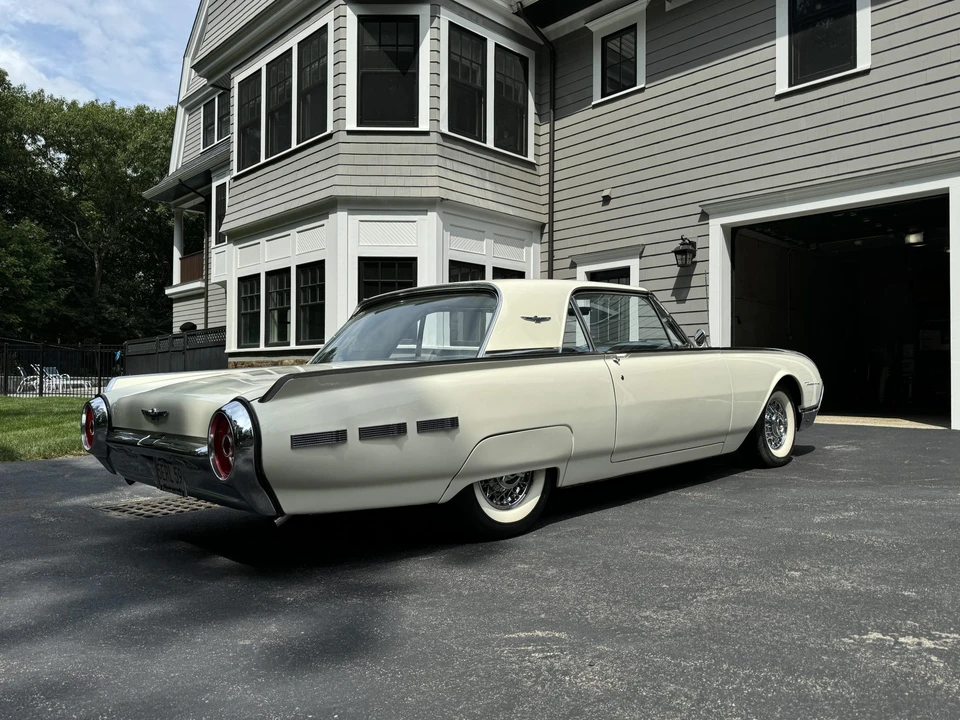 1962 Ford Thunderbird 3rd Gen - Image 7 of 31