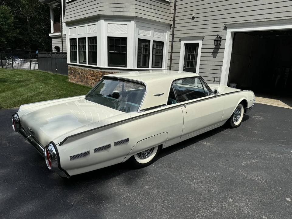 1962 Ford Thunderbird 3rd Gen - Image 8 of 31