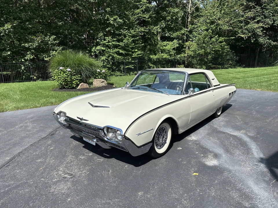 1962 Ford Thunderbird 3rd Gen - Image 2 of 31