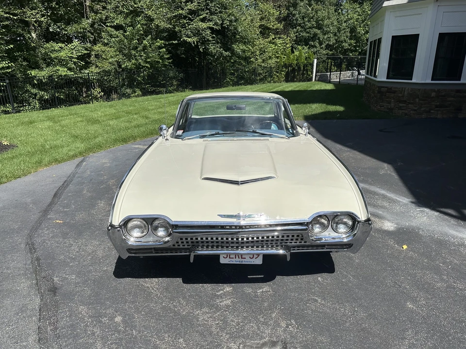 1962 Ford Thunderbird 3rd Gen - Image 15 of 31