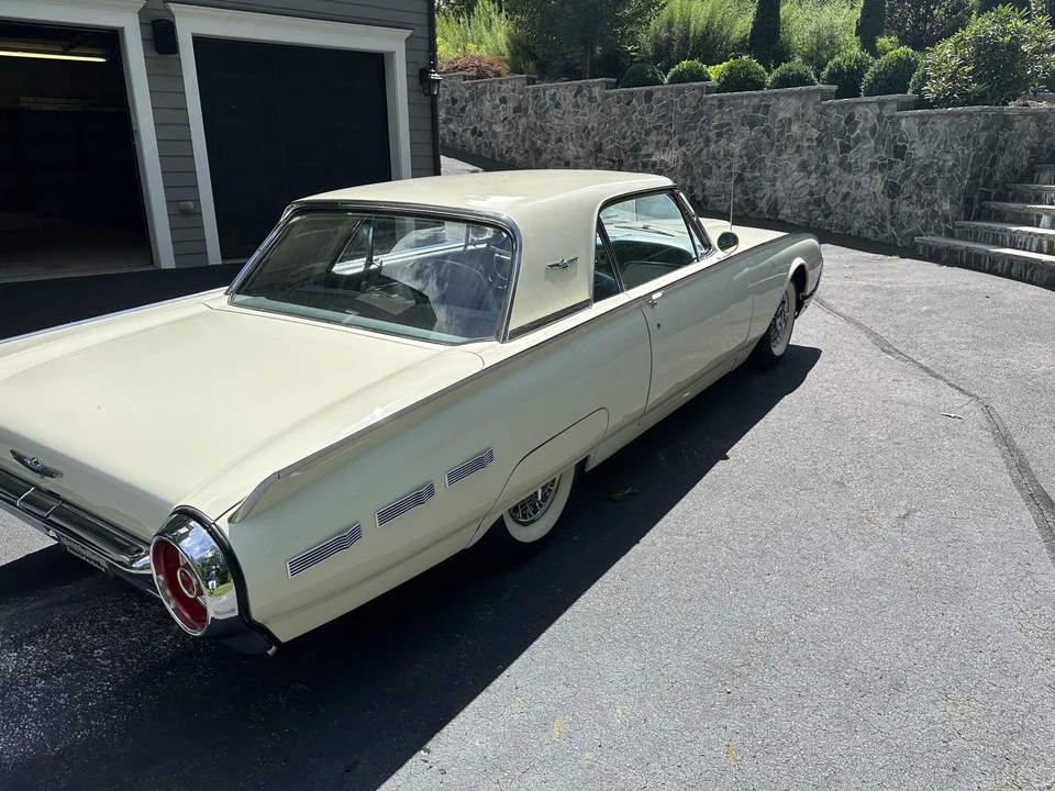 1962 Ford Thunderbird 3rd Gen - Image 12 of 31