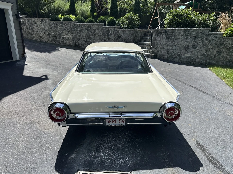 1962 Ford Thunderbird 3rd Gen - Image 11 of 31