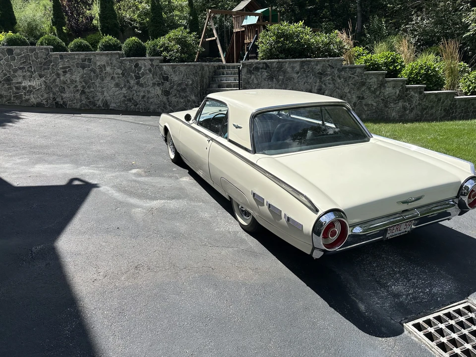 1962 Ford Thunderbird 3rd Gen - Image 9 of 31