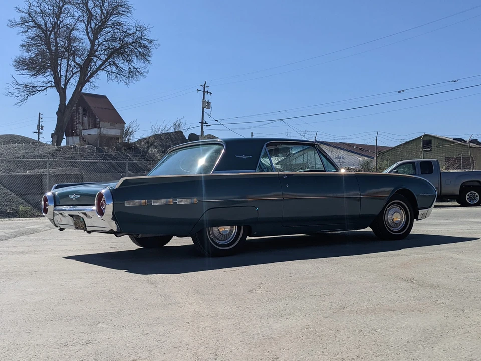 1962 Ford Thunderbird 3rd Gen - Image 24 of 31