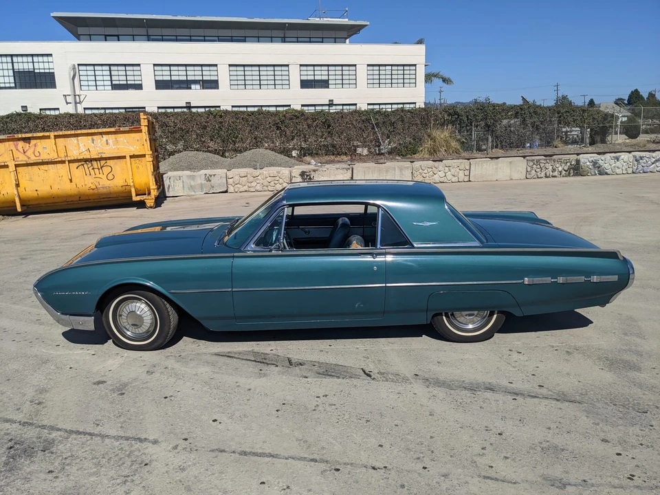 1962 Ford Thunderbird 3rd Gen - Image 11 of 31