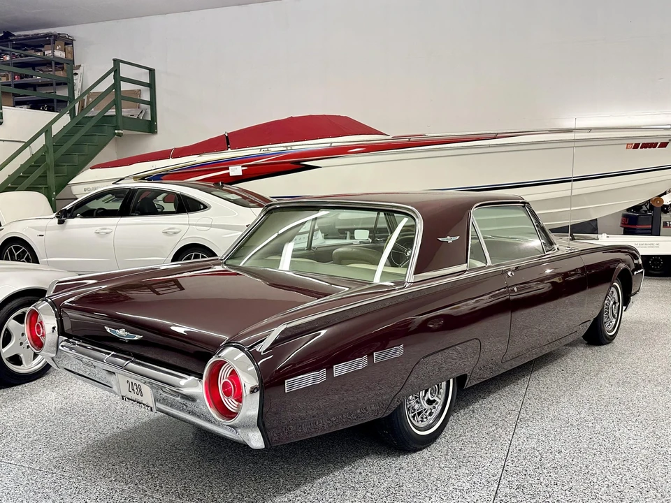 1962 Ford Thunderbird 3rd Gen - Image 11 of 31