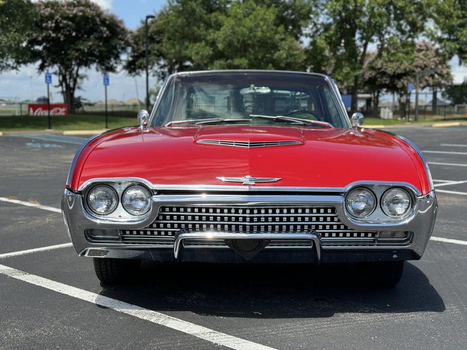 1962 Ford Thunderbird 3rd Gen - Image 11 of 31