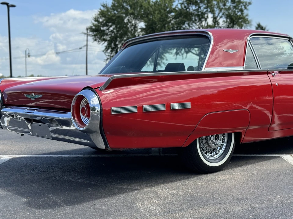 1962 Ford Thunderbird 3rd Gen - Image 25 of 31
