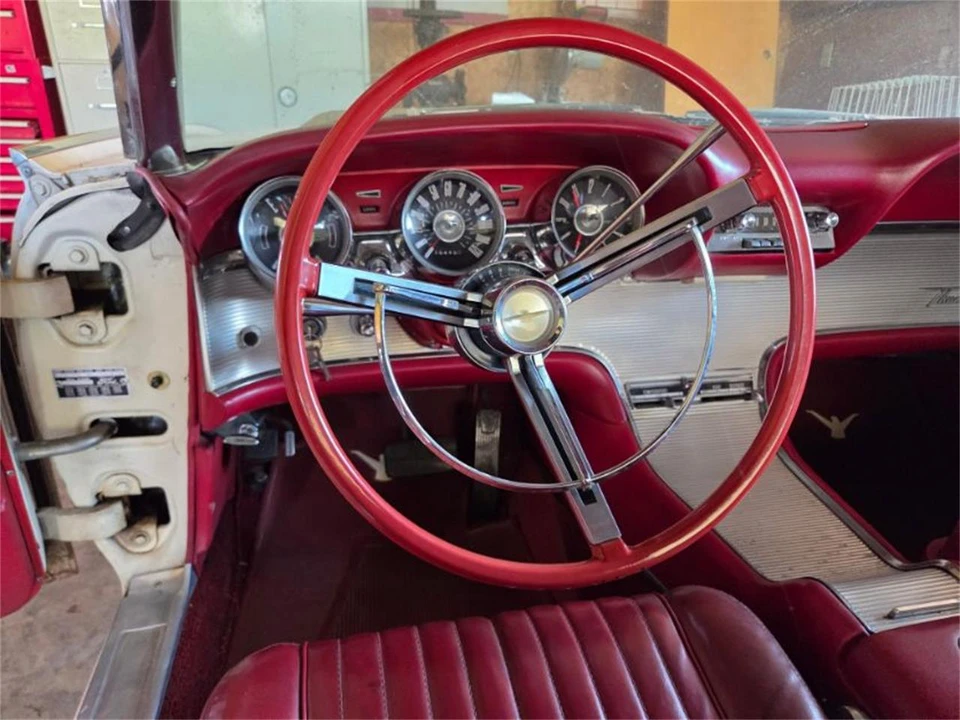 1962 Ford Thunderbird 3rd Gen - Image 17 of 26