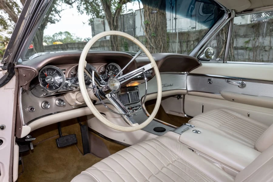 1962 Ford Thunderbird 3rd Gen - Image 18 of 31