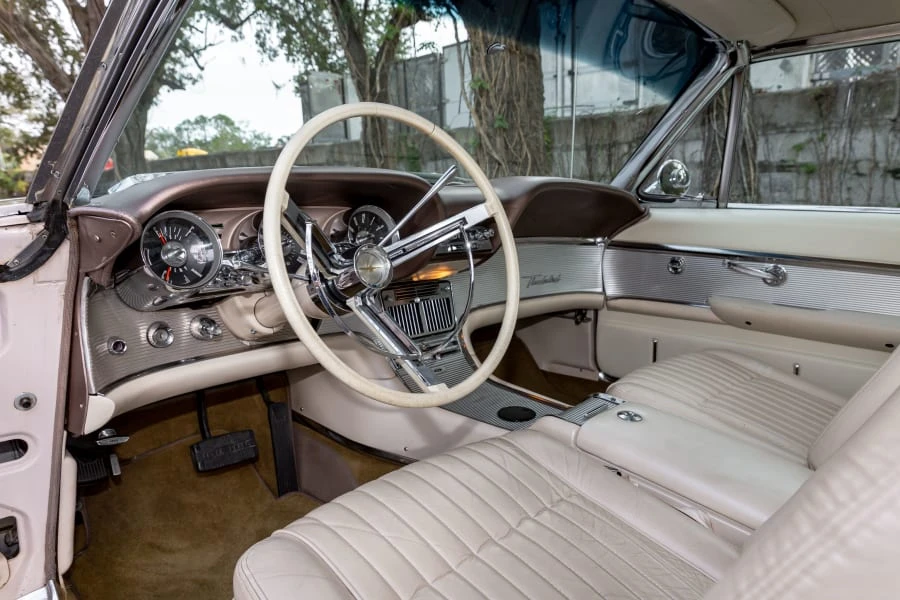 1962 Ford Thunderbird 3rd Gen - Image 27 of 31