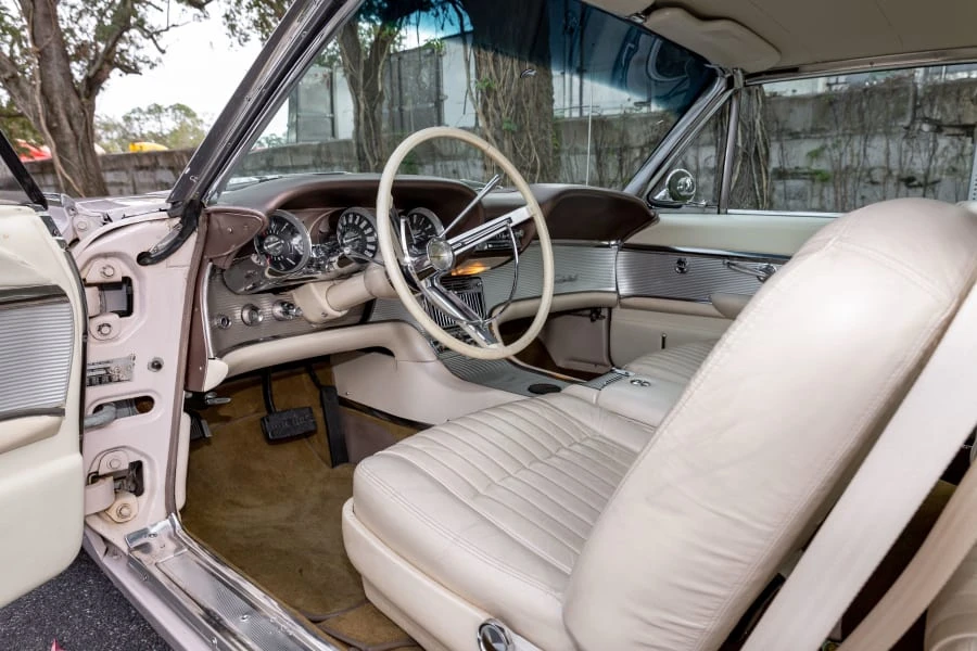 1962 Ford Thunderbird 3rd Gen - Image 26 of 31