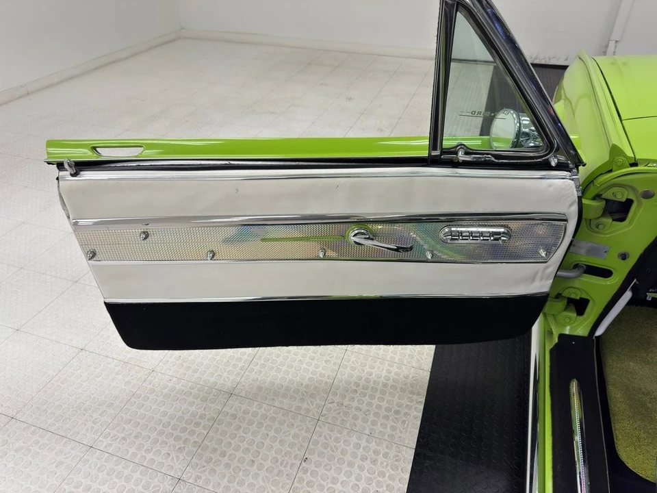 1962 Ford Thunderbird 3rd Gen - Image 28 of 31