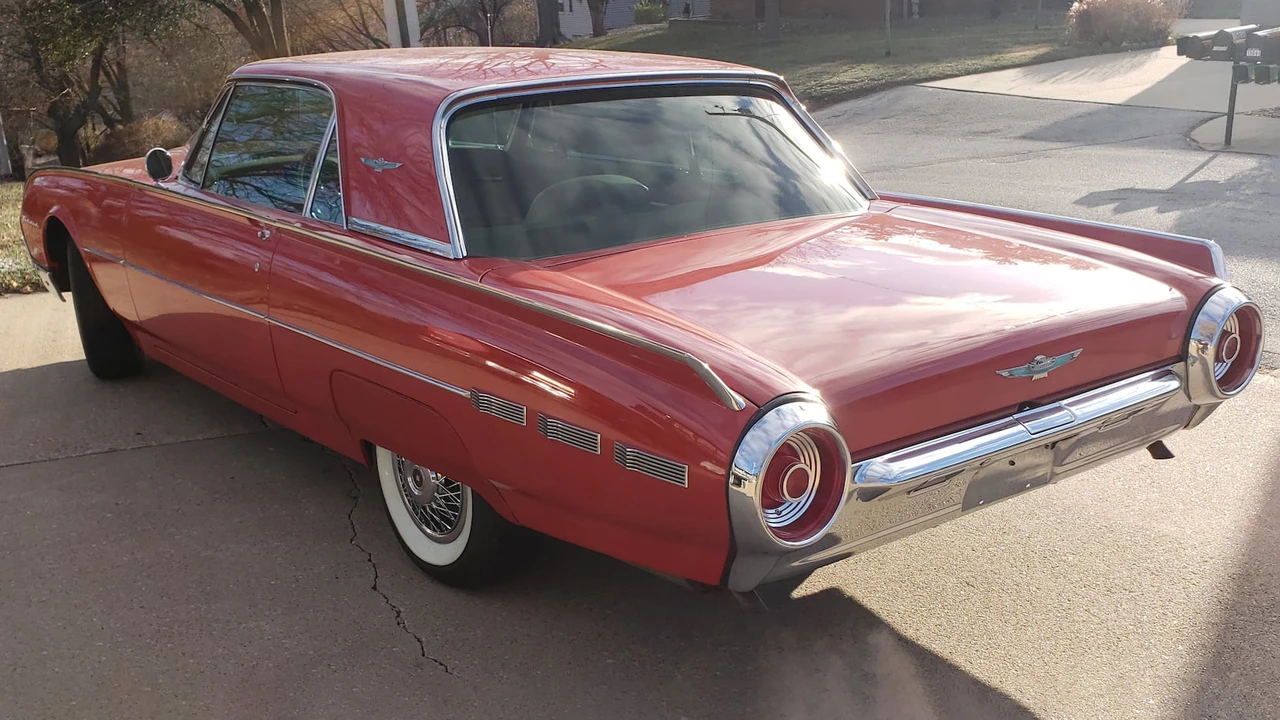 1962 Ford Thunderbird 3rd Gen - Image 2 of 15