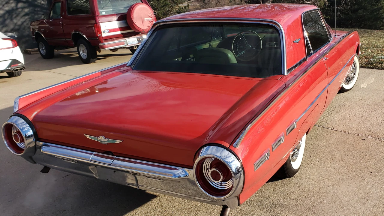 1962 Ford Thunderbird 3rd Gen - Image 11 of 15