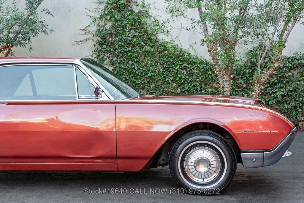 1962 Ford Thunderbird 3rd Gen - Image 10 of 24