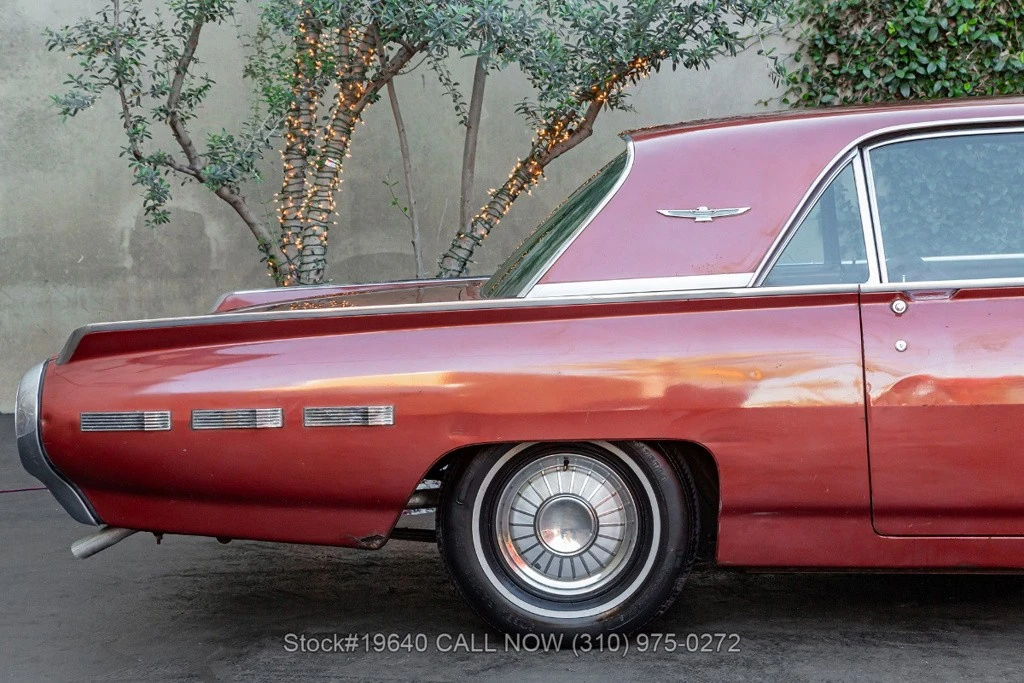 1962 Ford Thunderbird 3rd Gen - Image 11 of 24