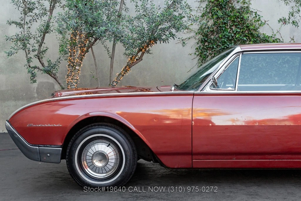 1962 Ford Thunderbird 3rd Gen - Image 12 of 24