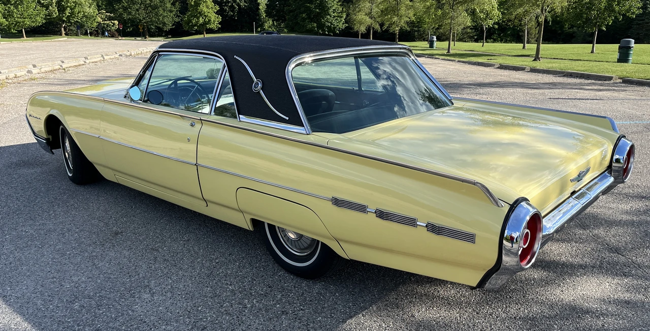 1962 Ford Thunderbird 3rd Gen - Image 9 of 31
