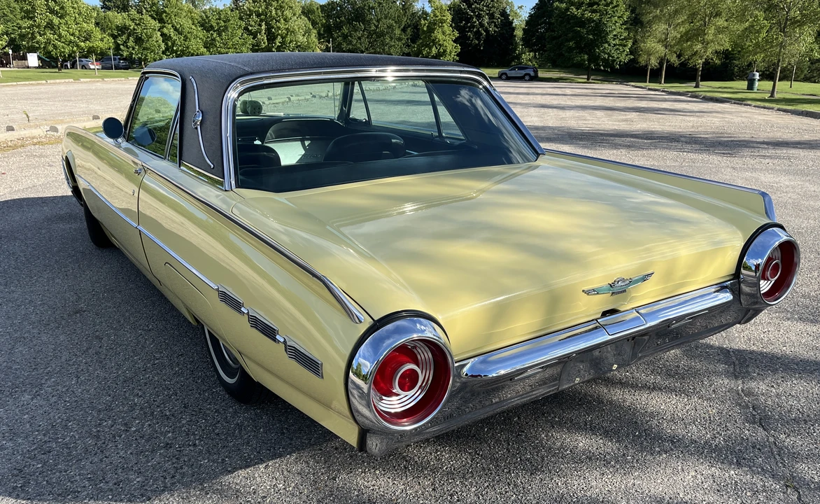 1962 Ford Thunderbird 3rd Gen - Image 10 of 31
