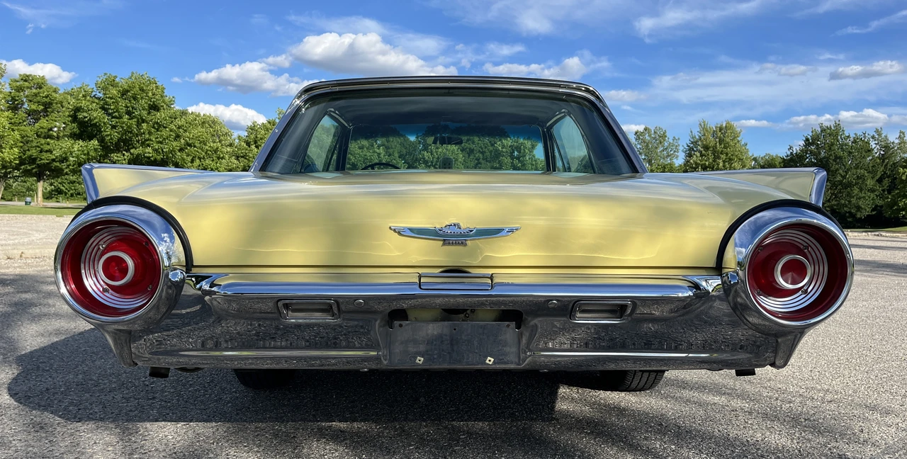 1962 Ford Thunderbird 3rd Gen - Image 12 of 31