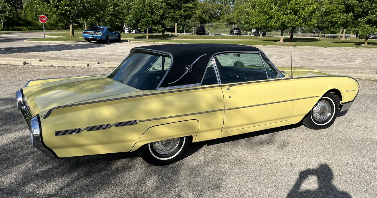 1962 Ford Thunderbird 3rd Gen - Image 14 of 31