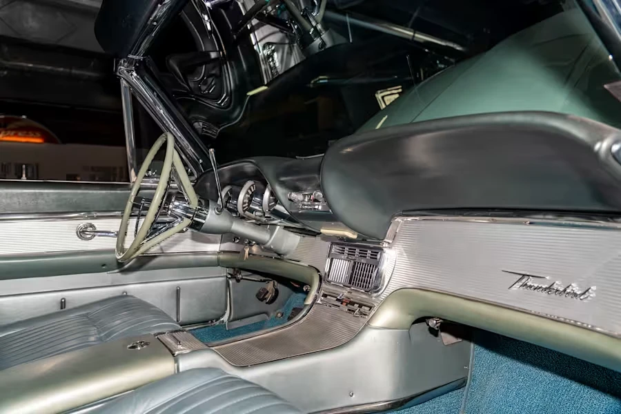 1962 Ford Thunderbird 3rd Gen - Image 29 of 31