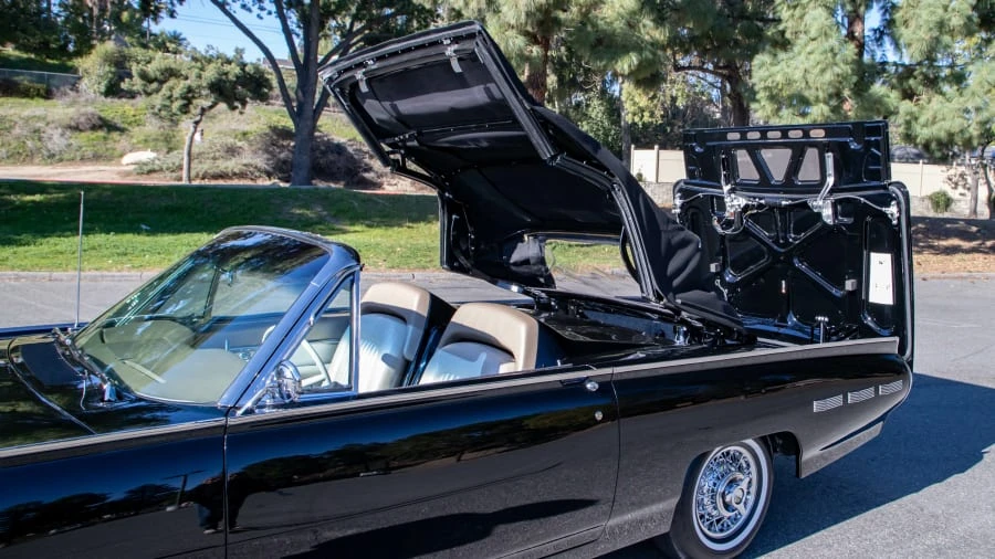 1962 Ford Thunderbird 3rd Gen - Image 19 of 31