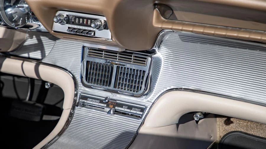 1962 Ford Thunderbird 3rd Gen - Image 25 of 31