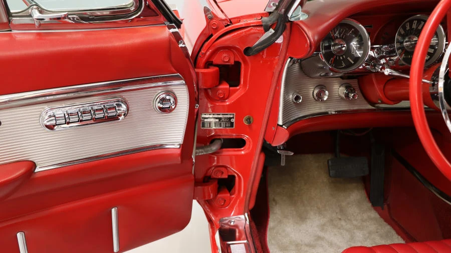 1962 Ford Thunderbird 3rd Gen - Image 27 of 31
