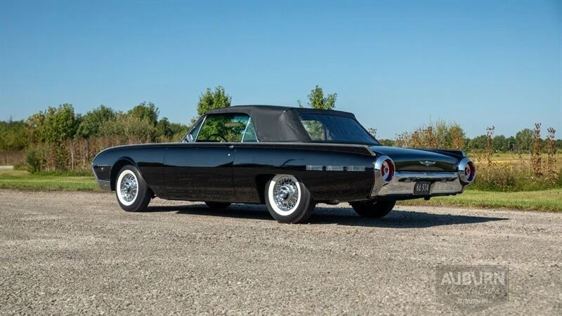 1962 Ford Thunderbird 3rd Gen - Image 11 of 21
