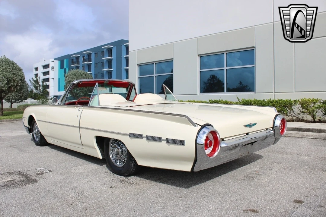 1962 Ford Thunderbird 3rd Gen - Image 4 of 12