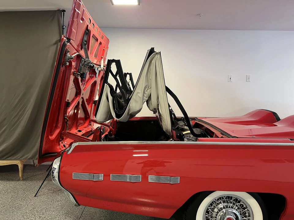 1962 Ford Thunderbird 3rd Gen - Image 26 of 31