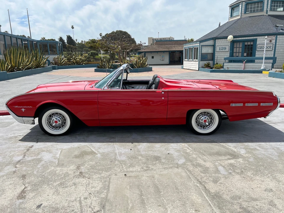 1962 Ford Thunderbird 3rd Gen - Image 11 of 31